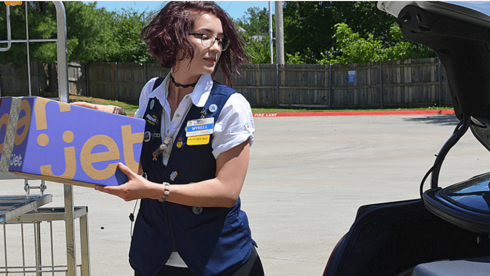 Wal-Mart asks employees to deliver packages on their way home Wal-Mart asks employees to deliver packages on their way home