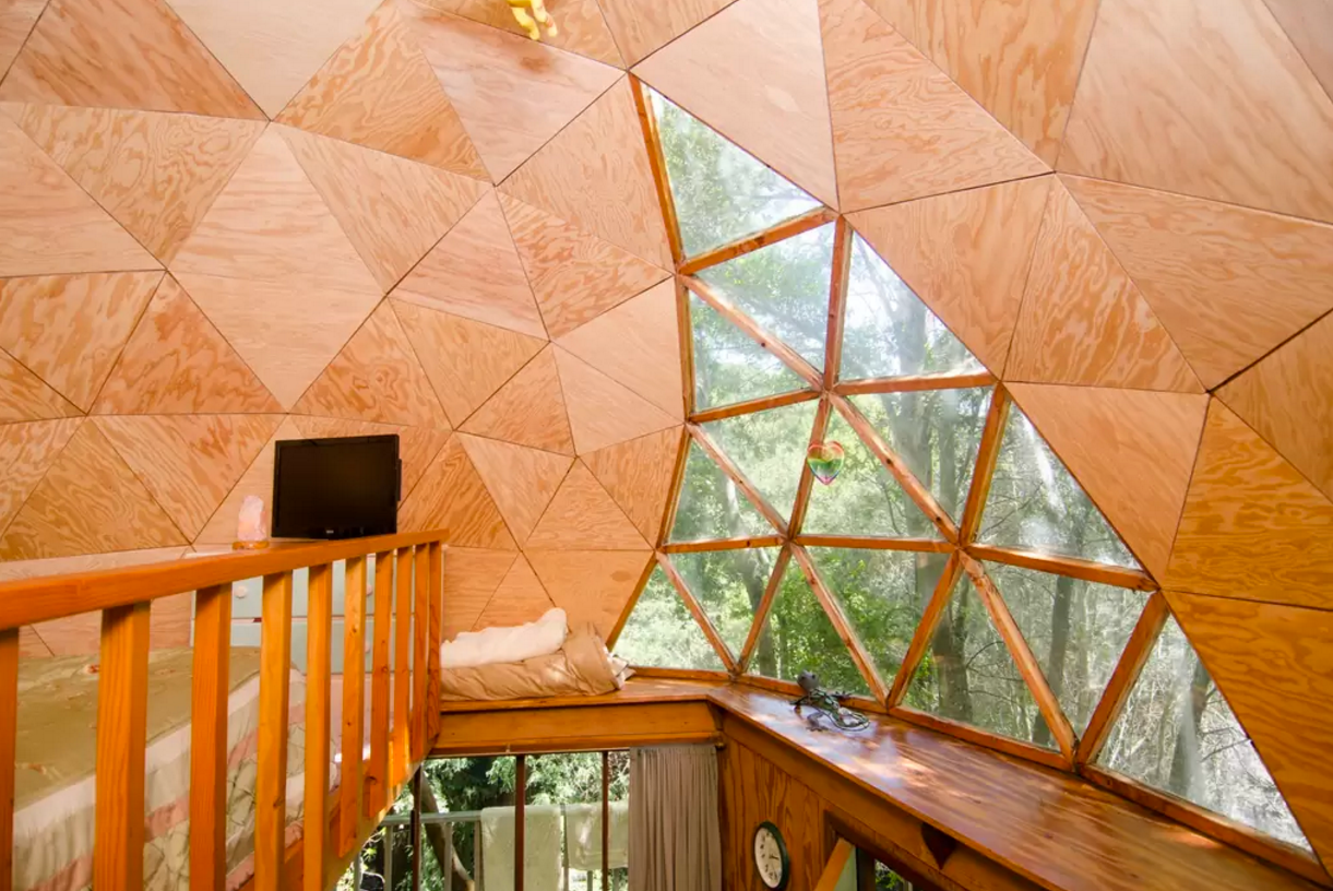 See why this is the most popular airbnb rental ever komando