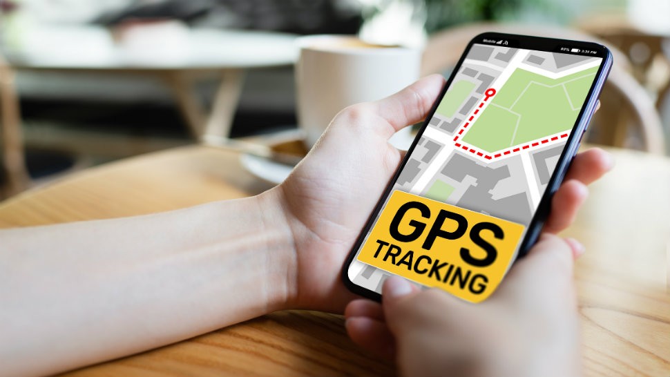 feature phone with gps tracking
