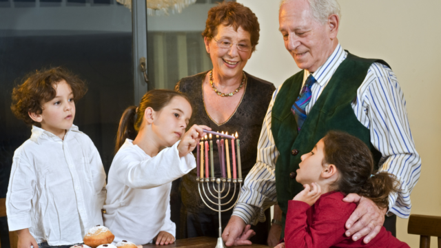 Best Hanukkah apps, gifts and recipes in 2022