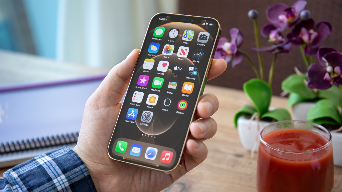 Secret way to rearrange multiple iPhone apps at once