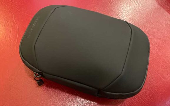 nomatic navigator sling