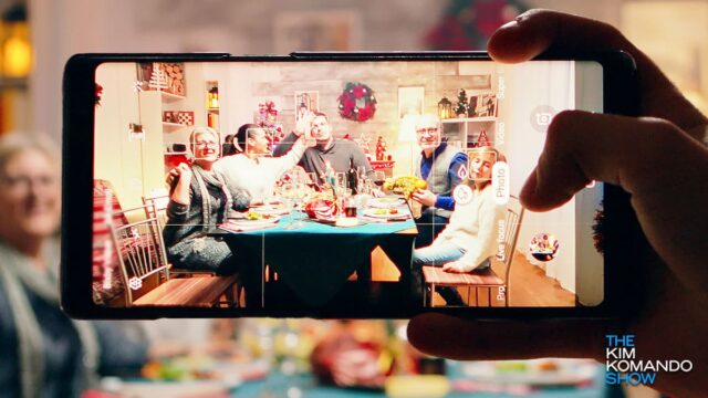 Tips for taking better group photos or group selfies during the holidays