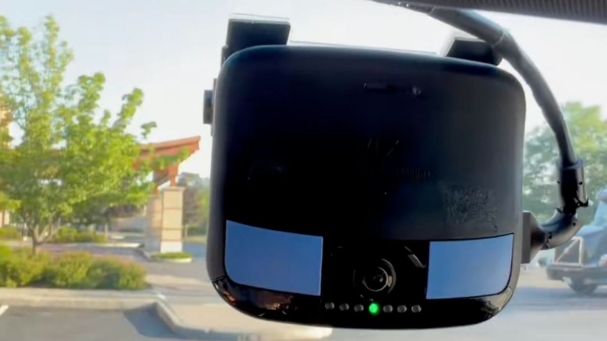 🚗 Smile, you’re on driver cam